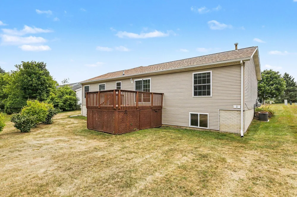 288 Village Preserve Grass Lake, MI 49240