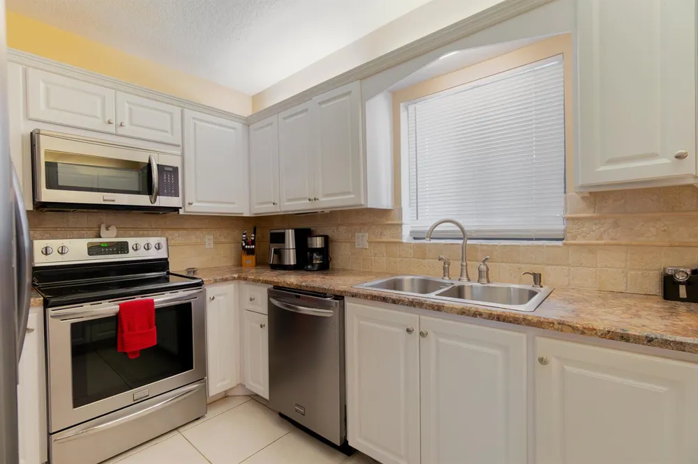 12524 SHORELINE DRIVE #302 Wellington, FL 33414