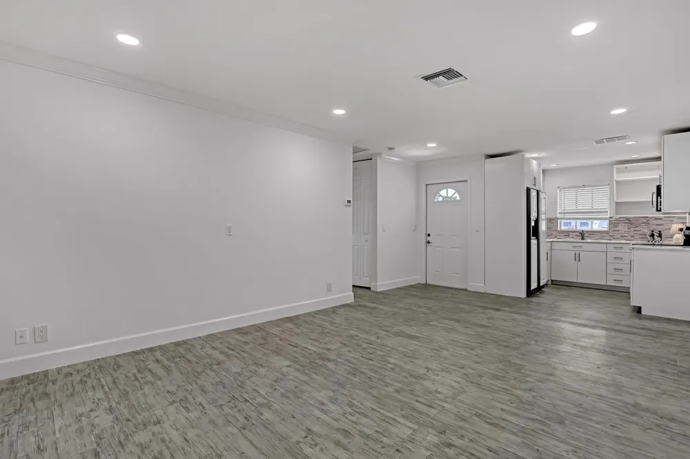 2940 Crosley Drive E West Palm Beach, FL 33415