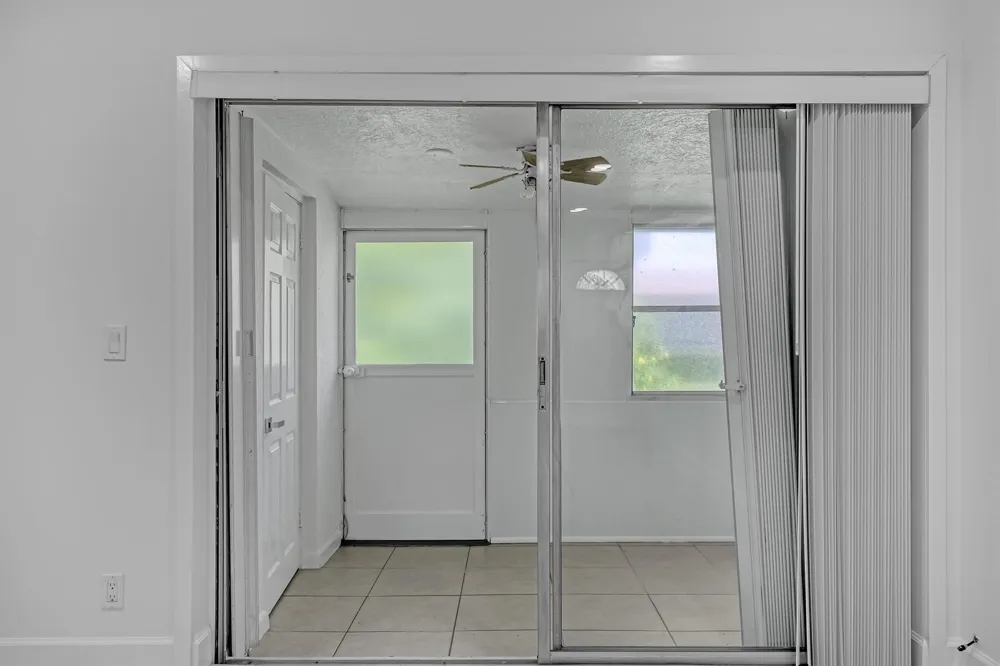2940 Crosley Drive E West Palm Beach, FL 33415