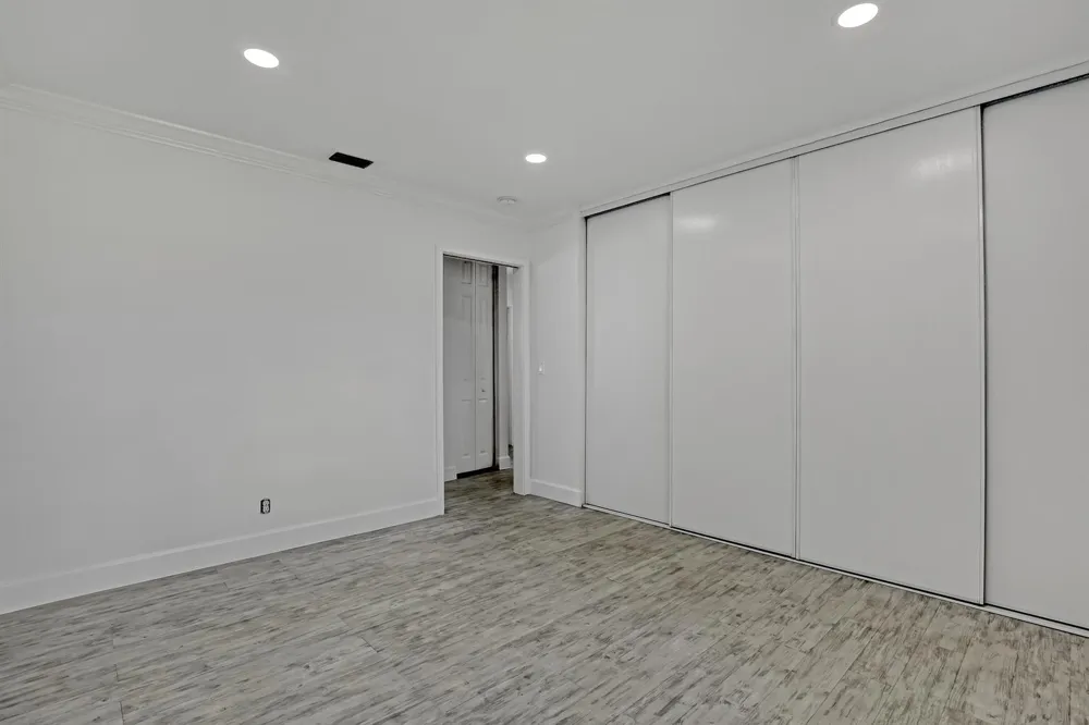 2940 Crosley Drive E West Palm Beach, FL 33415