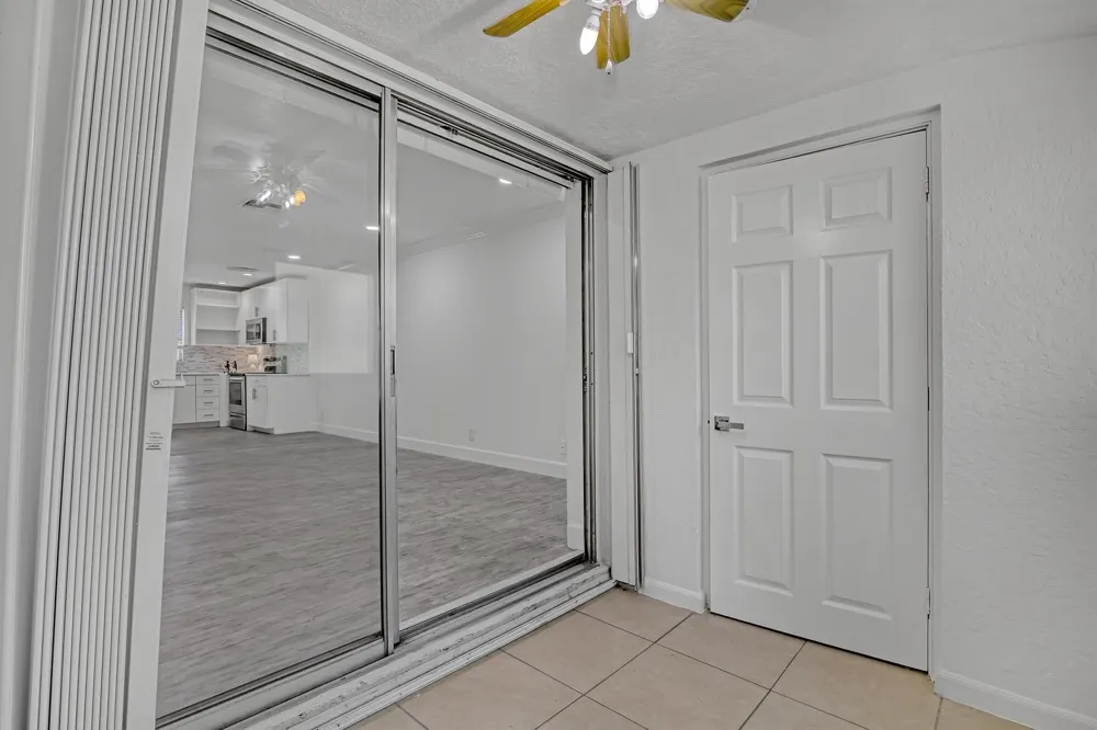 2940 Crosley Drive E West Palm Beach, FL 33415