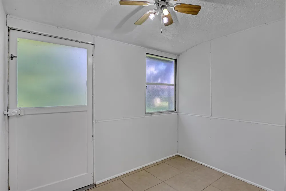 2940 Crosley Drive E West Palm Beach, FL 33415