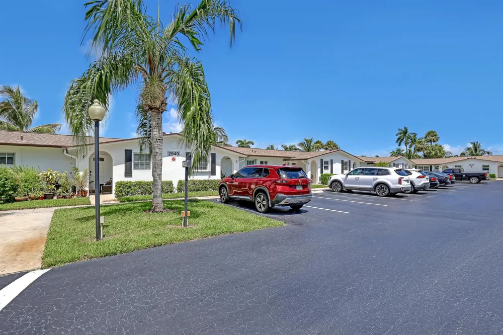 2940 Crosley Drive E West Palm Beach, FL 33415