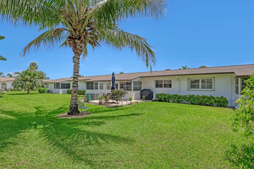 2940 Crosley Drive E West Palm Beach, FL 33415