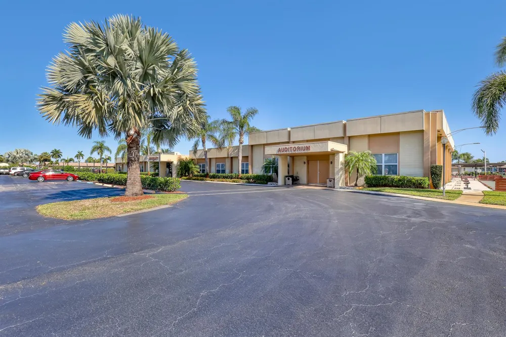 2940 Crosley Drive E West Palm Beach, FL 33415
