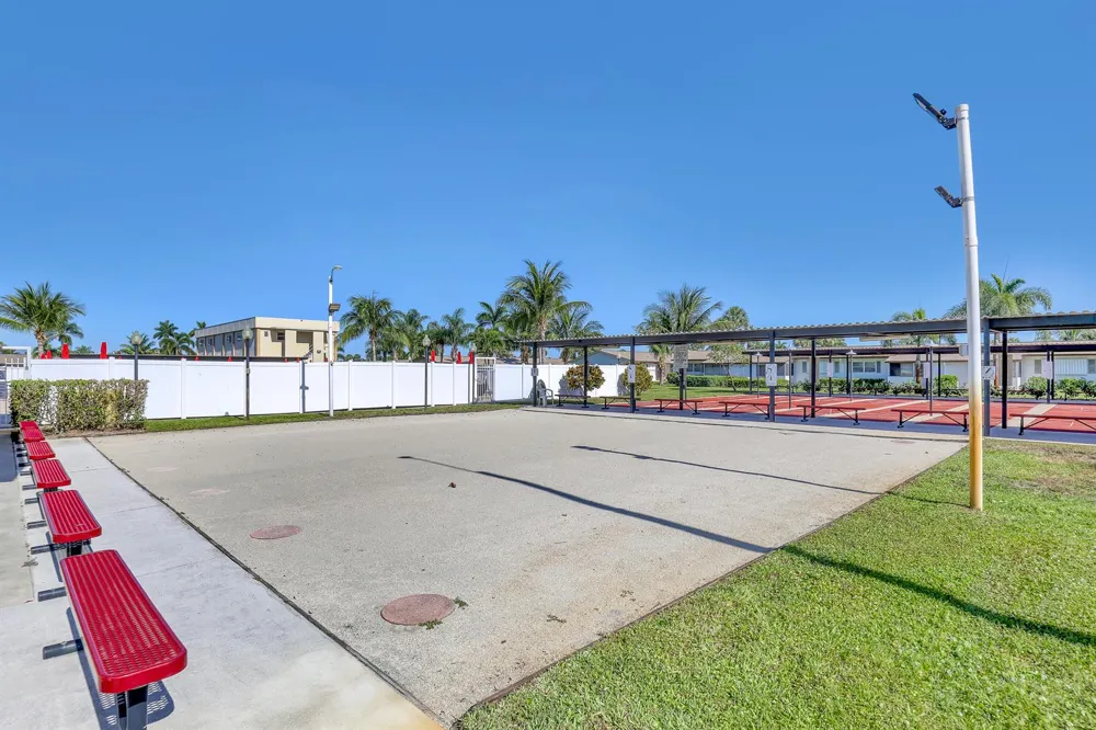 2940 Crosley Drive E West Palm Beach, FL 33415