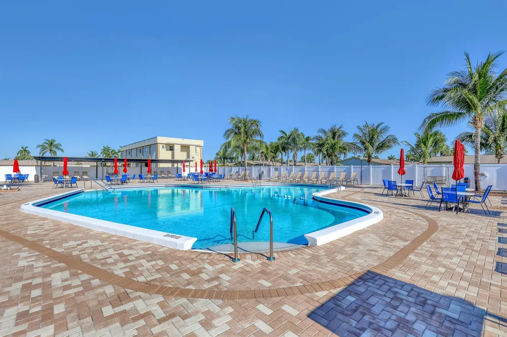 2940 Crosley Drive E West Palm Beach, FL 33415