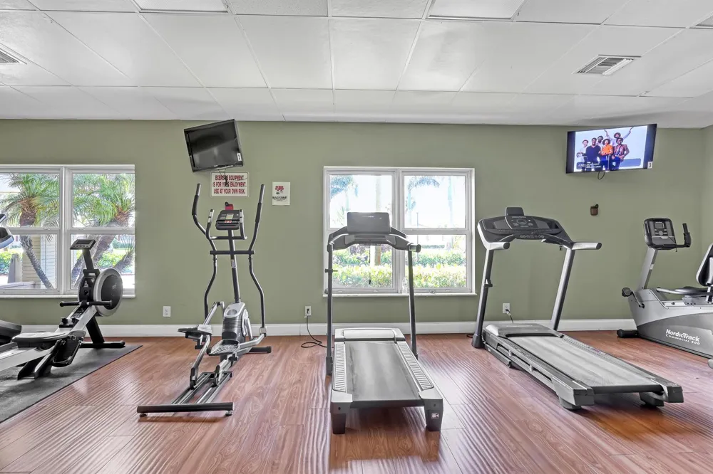 2940 Crosley Drive E West Palm Beach, FL 33415