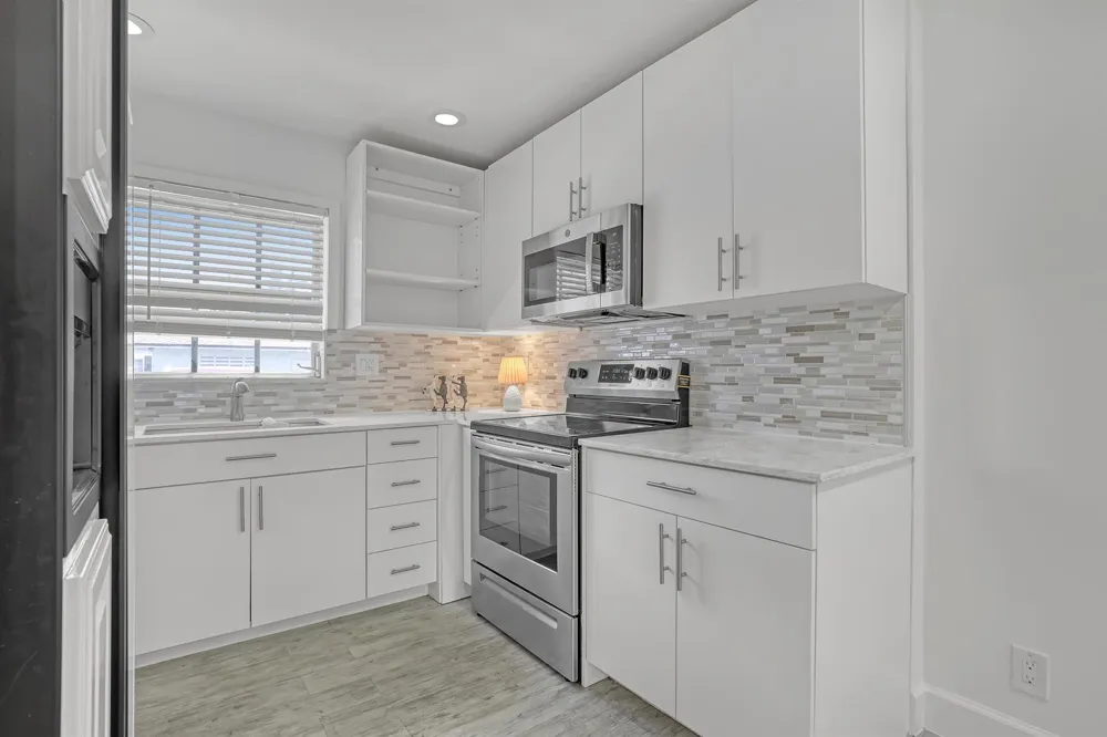 2940 Crosley Drive E West Palm Beach, FL 33415