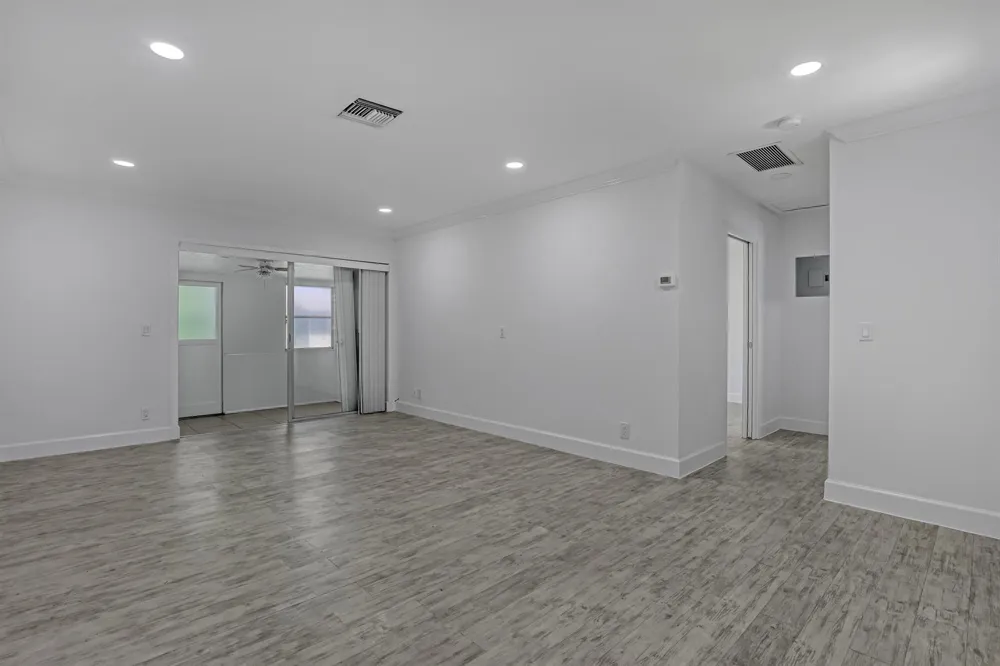 2940 Crosley Drive E West Palm Beach, FL 33415