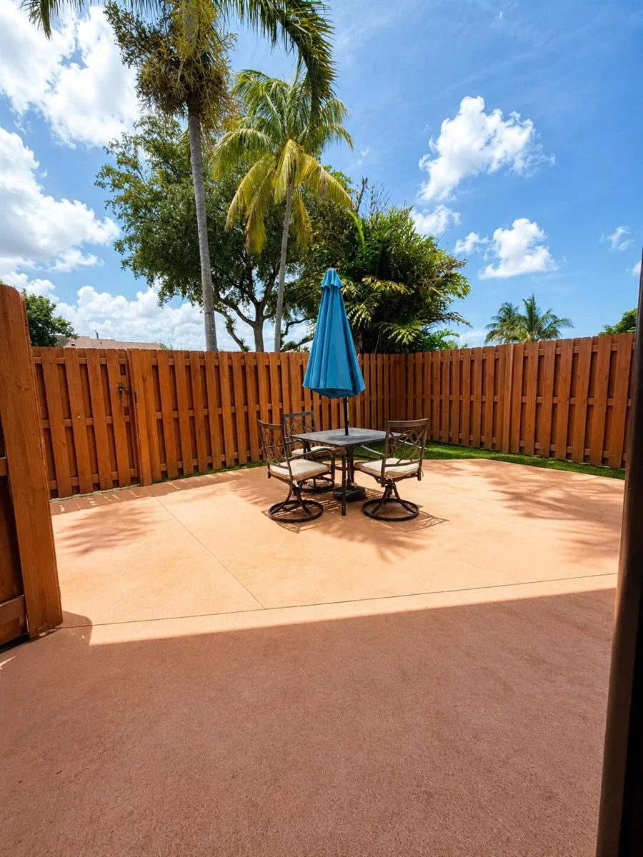 192 Springdale Circle Palm Springs, FL 33461