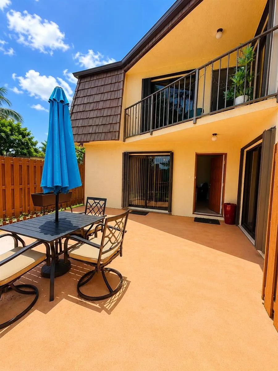 192 Springdale Circle Palm Springs, FL 33461