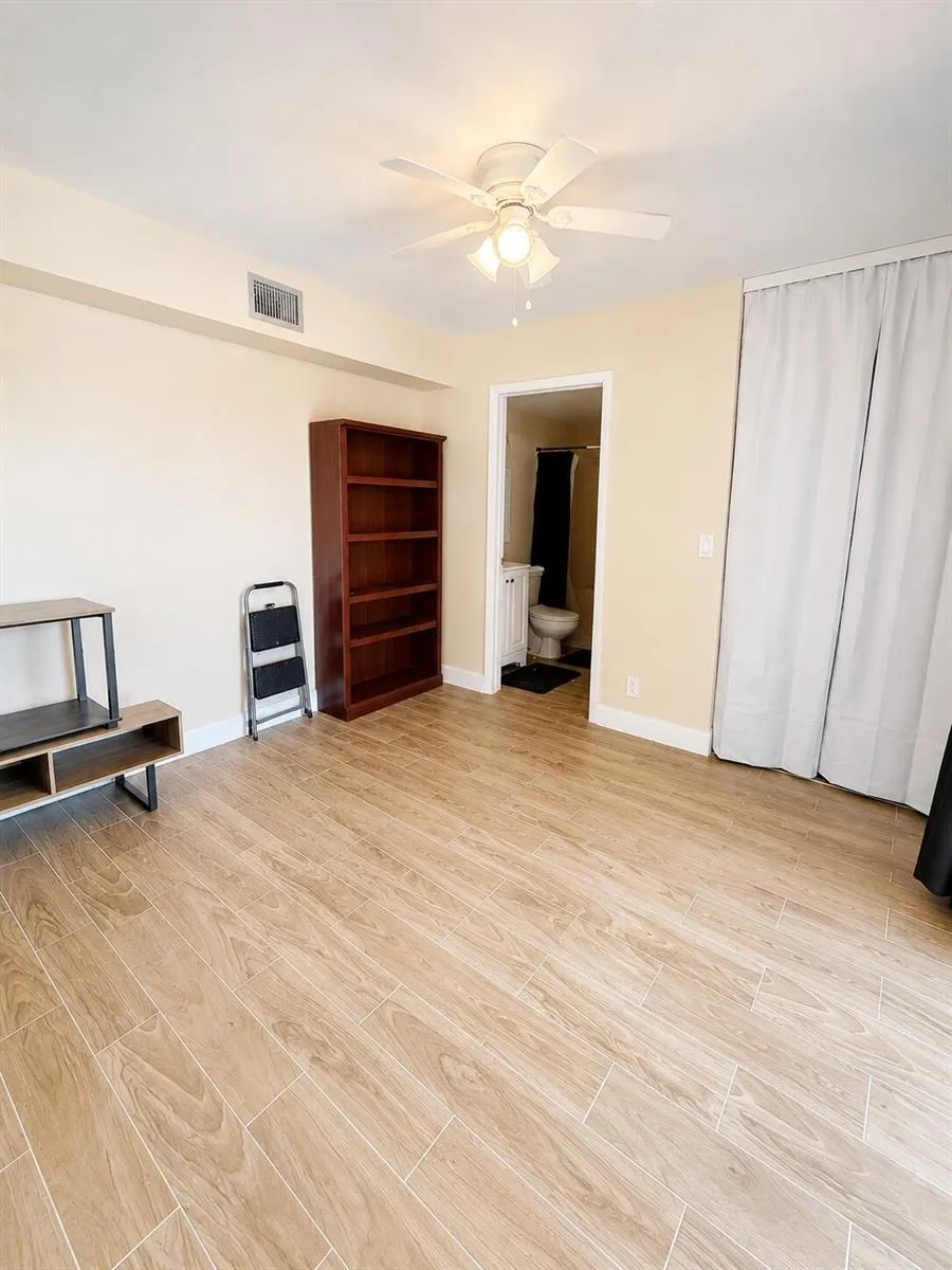 192 Springdale Circle Palm Springs, FL 33461