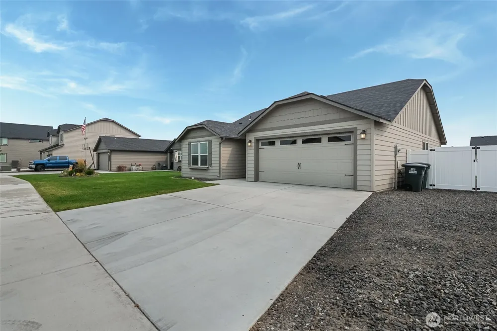 4229 W Cove West Drive Moses Lake, WA 98837