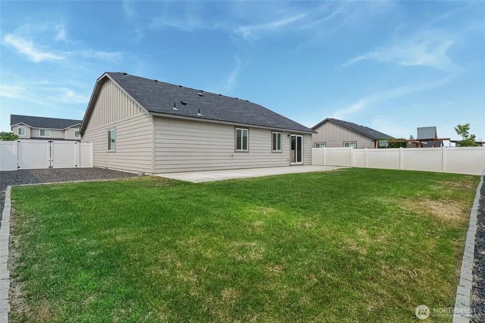 4229 W Cove West Drive Moses Lake, WA 98837