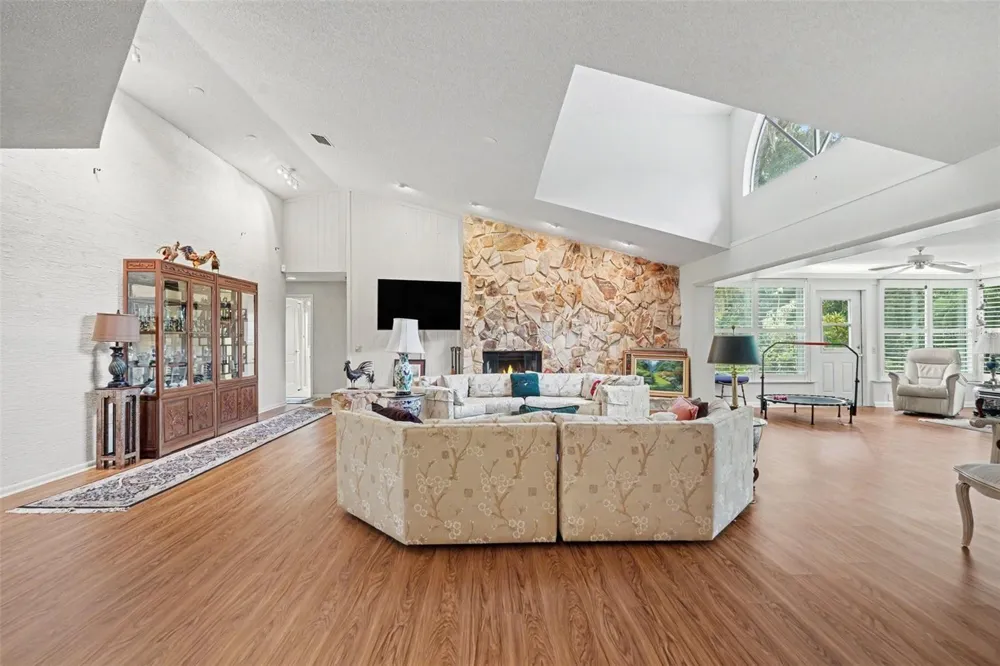 2950 ST ANDREWS BOULEVARD Tarpon Springs, FL 34688