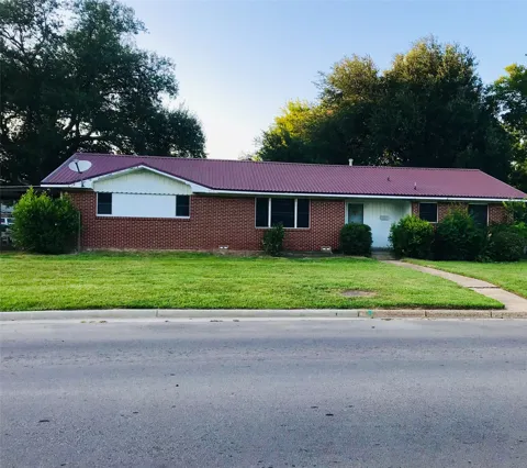 1001 College Street
