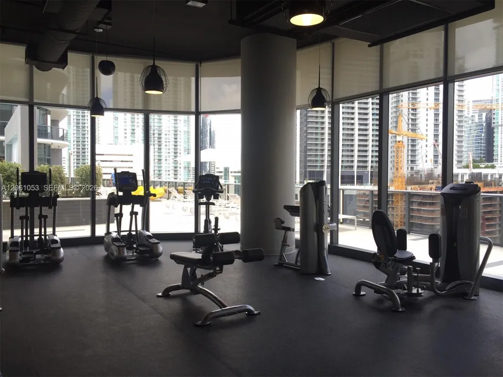 45 SW 9 st #1607 Miami, FL 33131