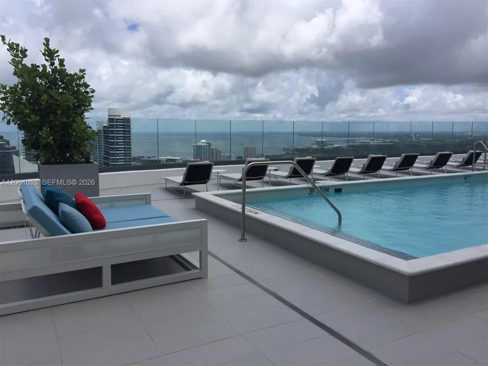 45 SW 9 st #1607 Miami, FL 33131