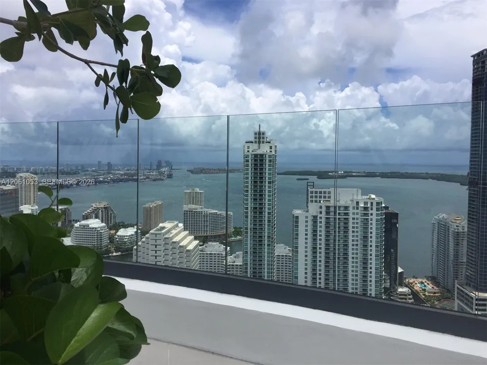 45 SW 9 st #1607 Miami, FL 33131