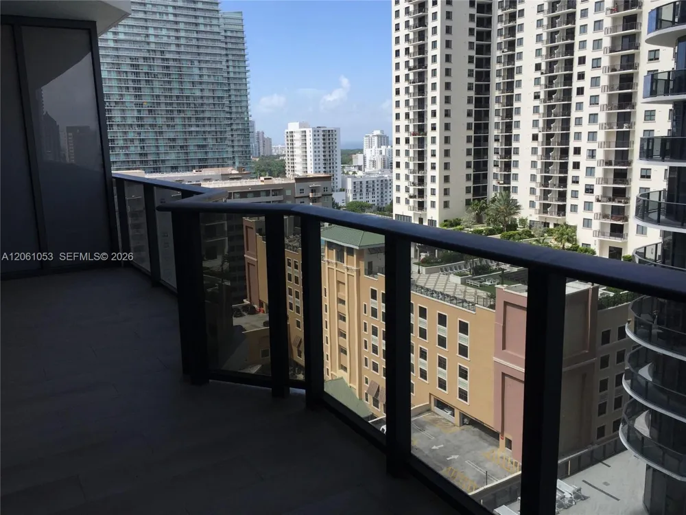 45 SW 9 st #1607 Miami, FL 33131