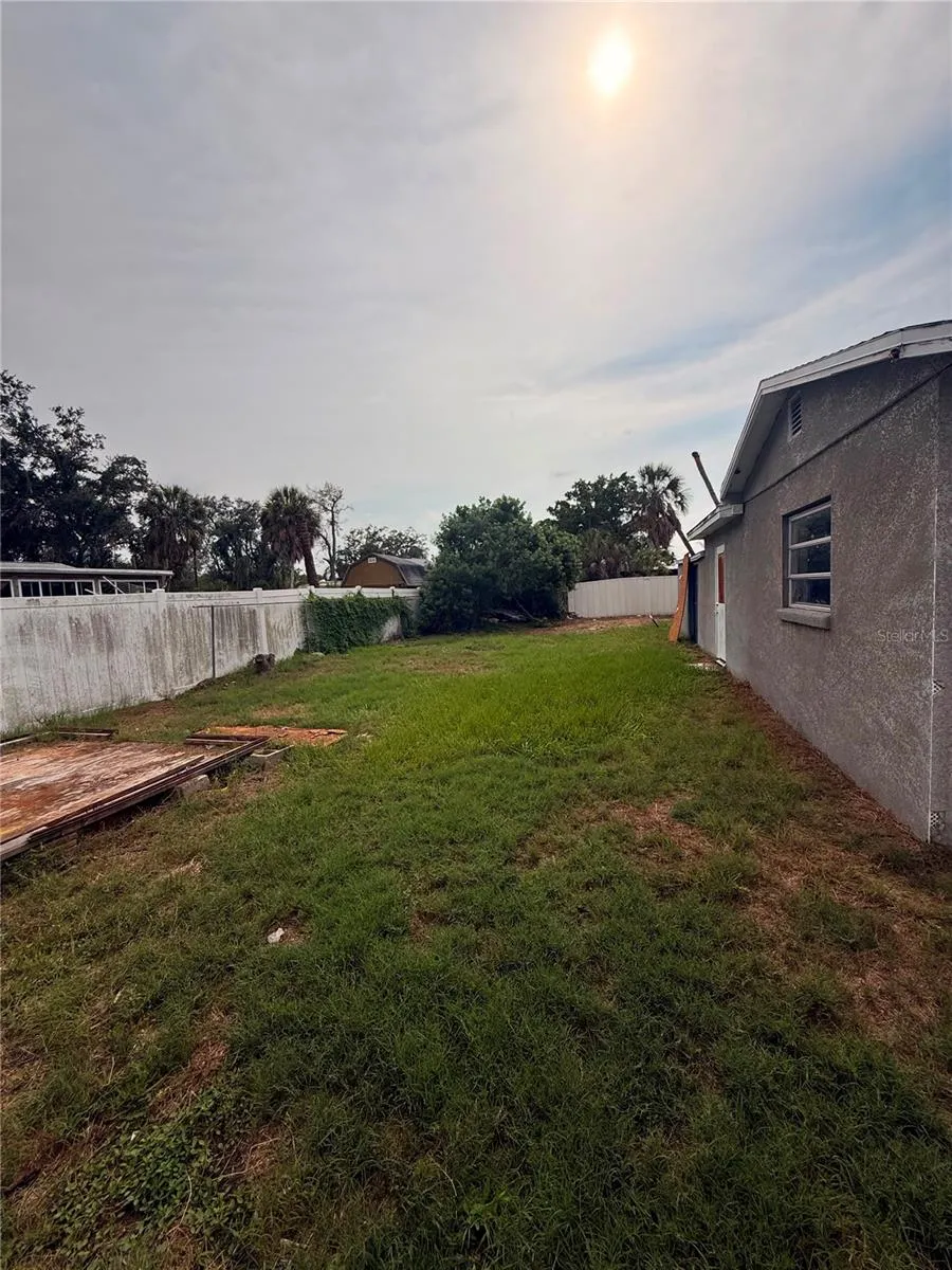 806 W SHELL POINT ROAD Ruskin, FL 33570