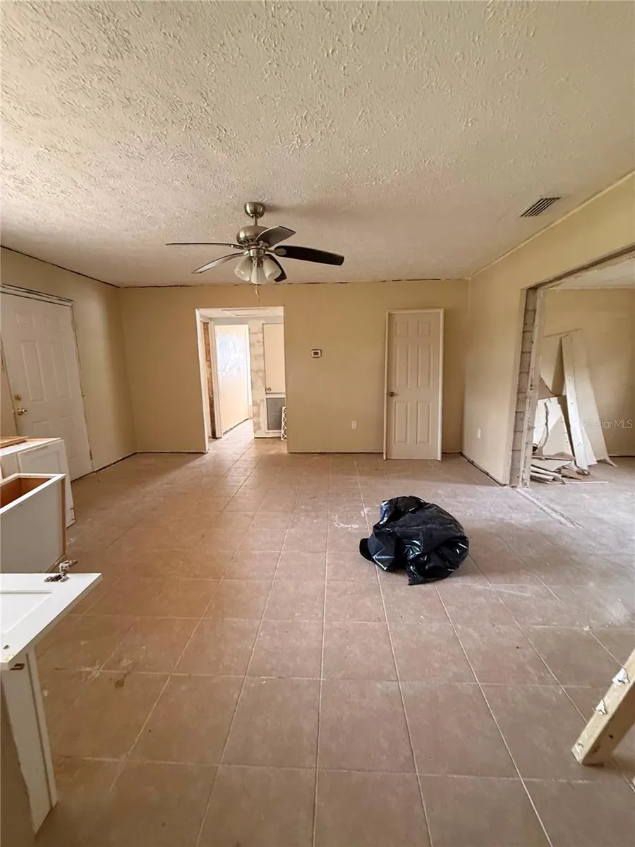 806 W SHELL POINT ROAD Ruskin, FL 33570