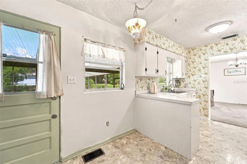 790 S BOUNDARY AVENUE Deland, FL 32720