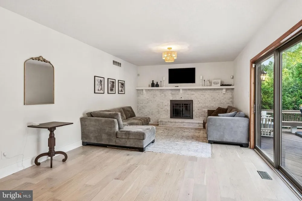 276 GREENTREE ROAD Sewell, NJ 08080
