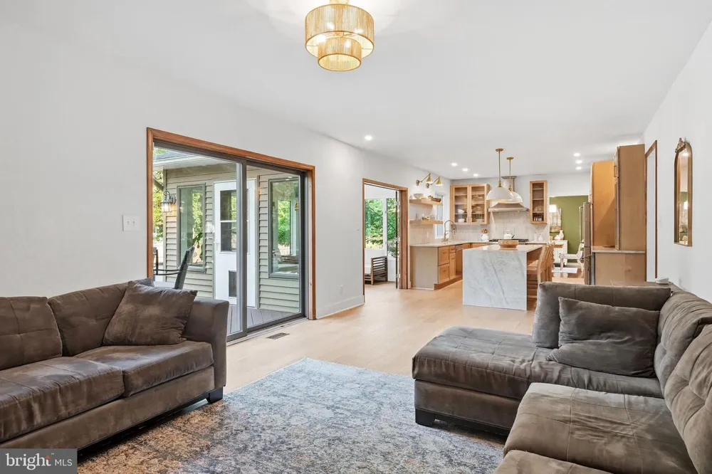 276 GREENTREE ROAD Sewell, NJ 08080
