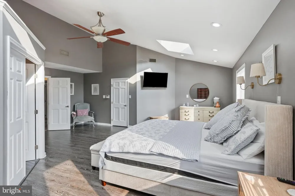 276 GREENTREE ROAD Sewell, NJ 08080