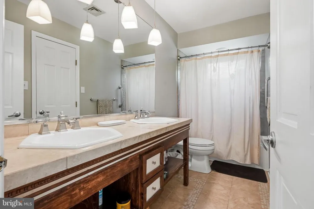 276 GREENTREE ROAD Sewell, NJ 08080