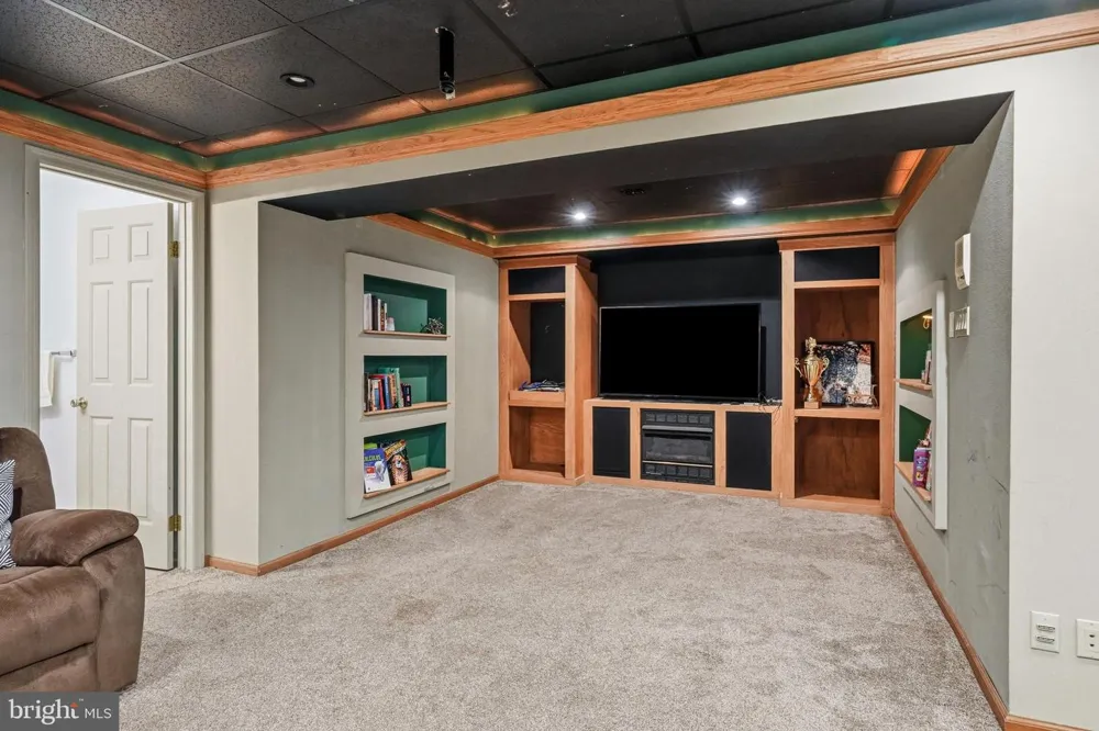 276 GREENTREE ROAD Sewell, NJ 08080