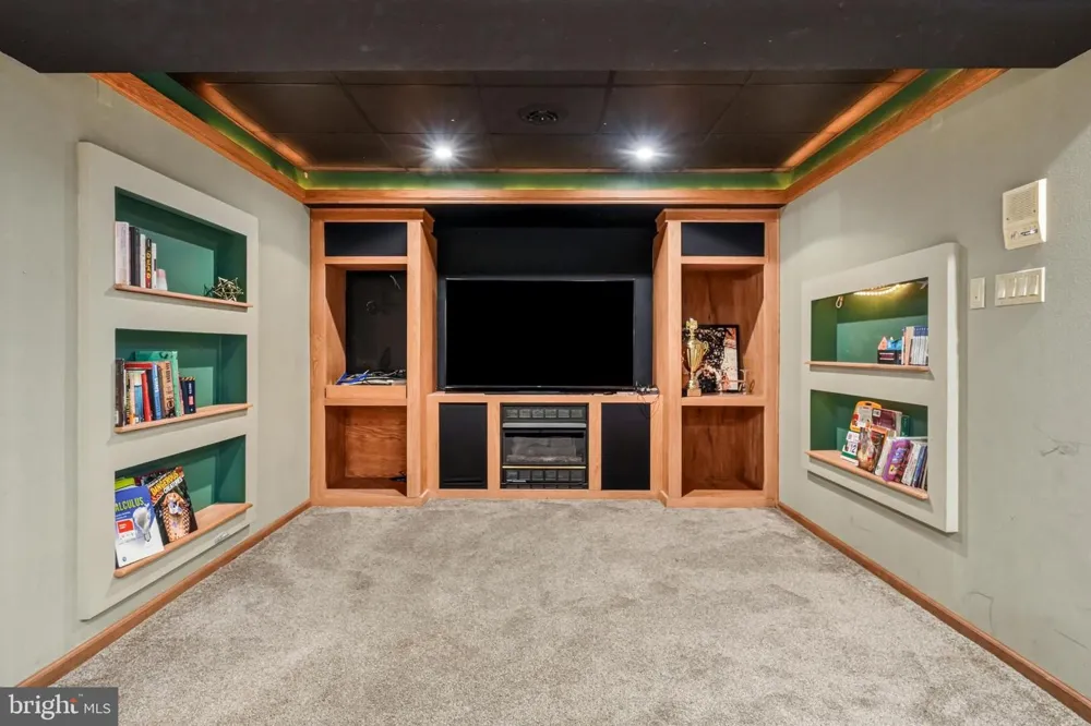 276 GREENTREE ROAD Sewell, NJ 08080