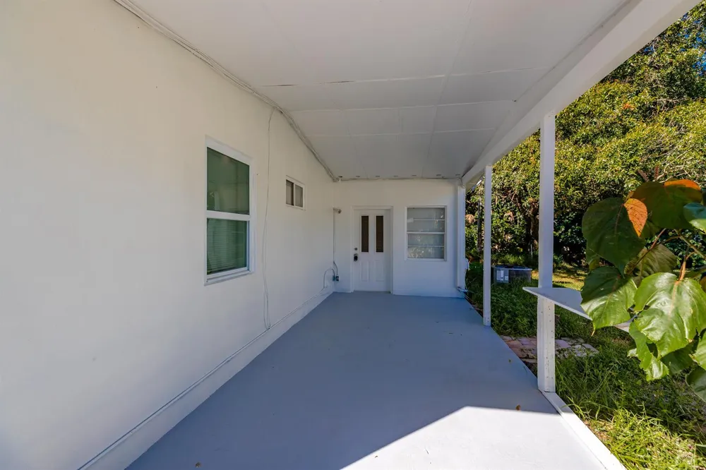 1625 30TH AVENUE Vero Beach, FL 32960