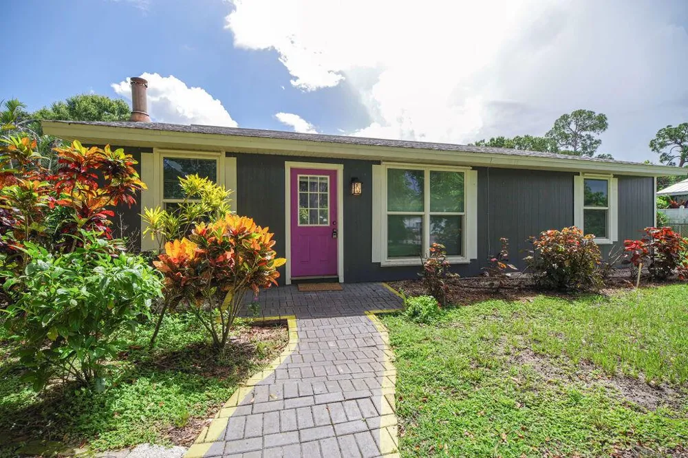 2046 54TH AVENUE Vero Beach, FL 32966