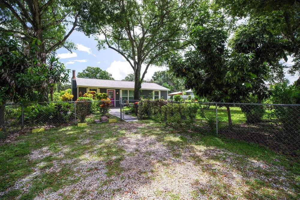 2046 54TH AVENUE Vero Beach, FL 32966