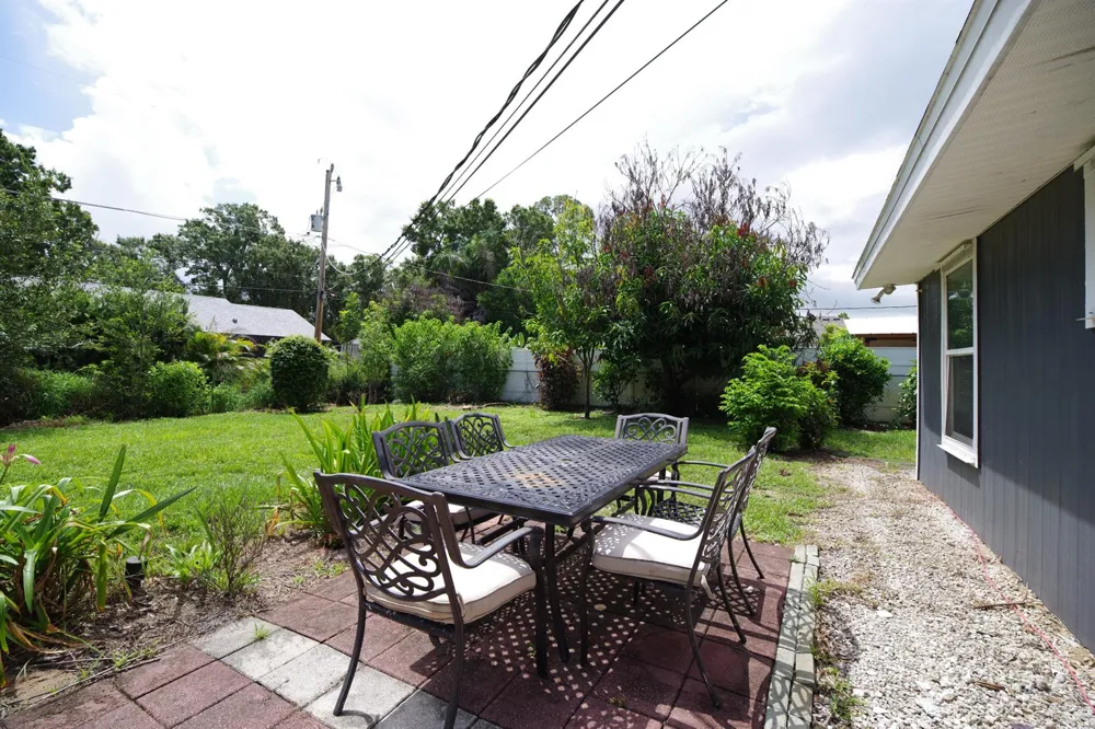 2046 54TH AVENUE Vero Beach, FL 32966
