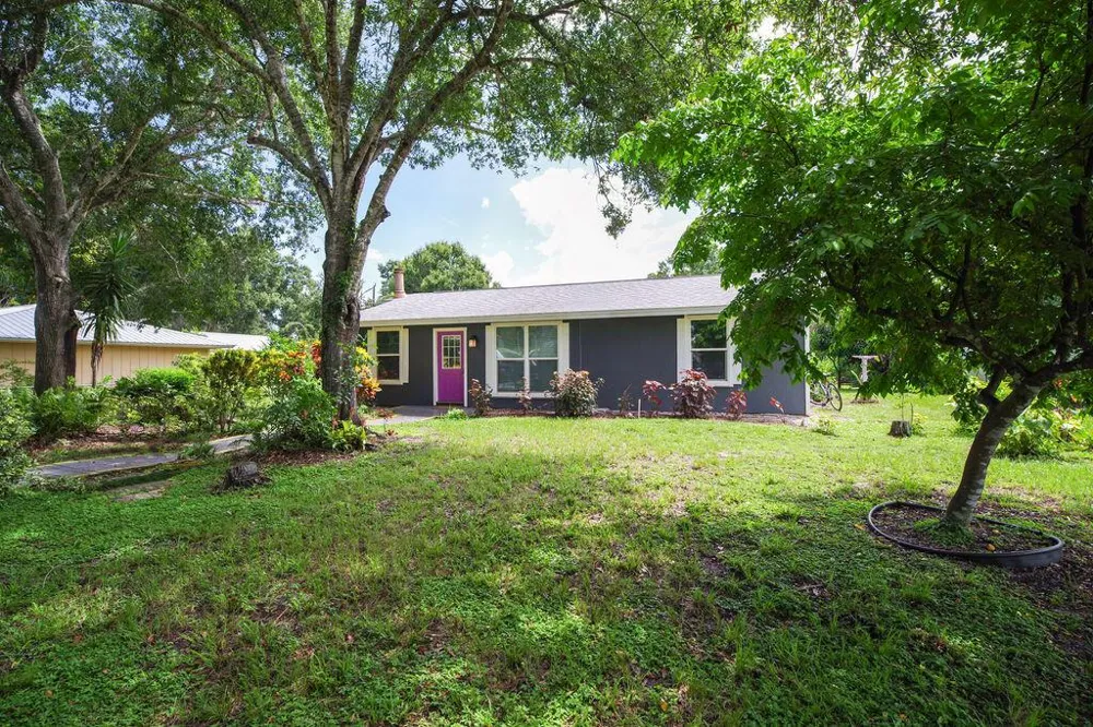 2046 54TH AVENUE Vero Beach, FL 32966