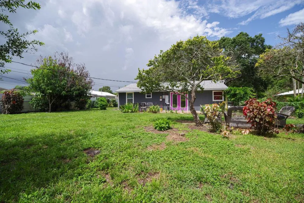 2046 54TH AVENUE Vero Beach, FL 32966