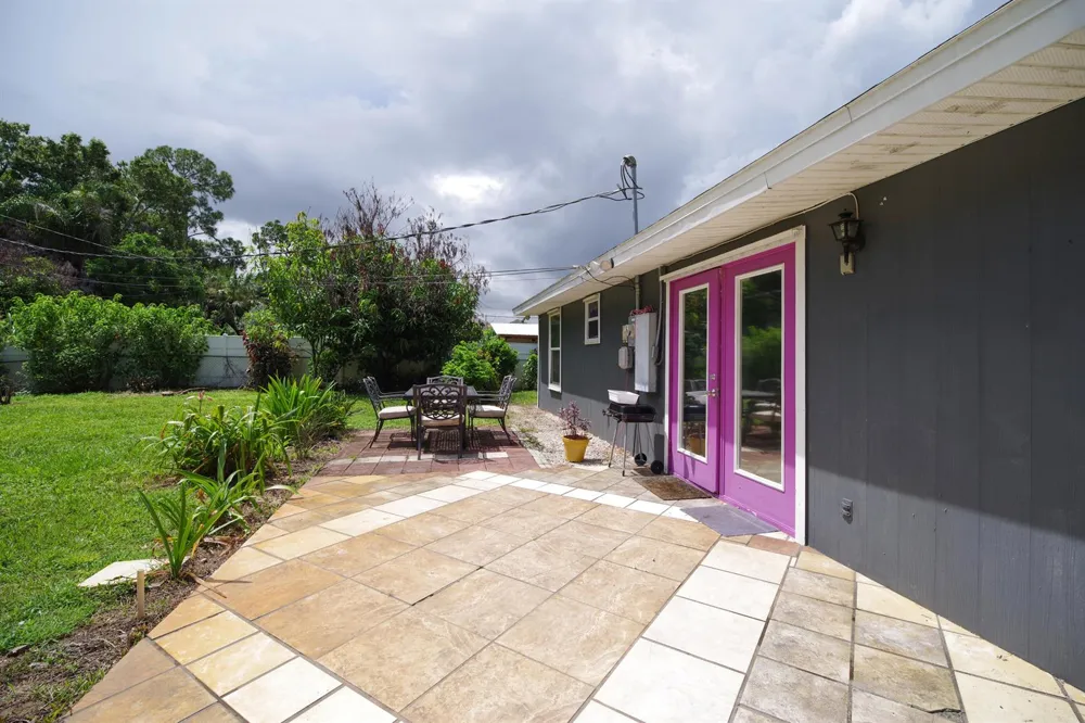 2046 54TH AVENUE Vero Beach, FL 32966