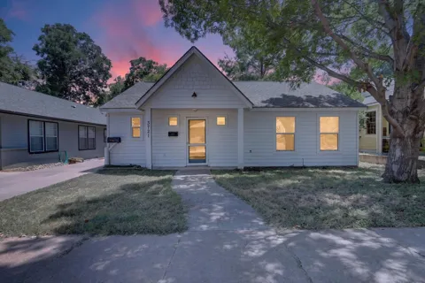 3721 El Campo Avenue
