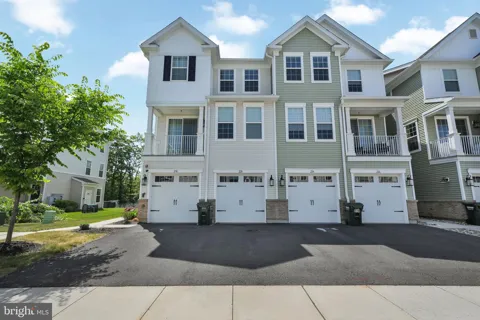 228 PARK LN