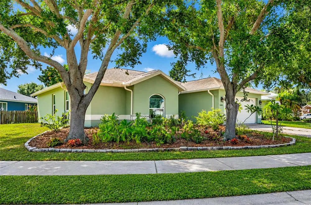 2405 ICECAPADE DRIVE Sarasota, FL 34240