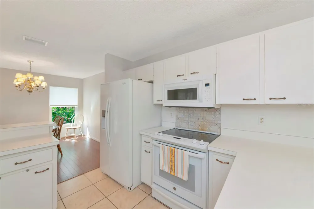 2405 ICECAPADE DRIVE Sarasota, FL 34240