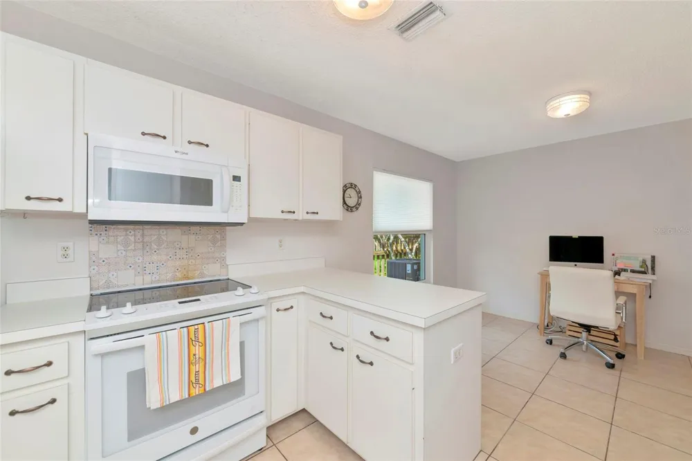 2405 ICECAPADE DRIVE Sarasota, FL 34240