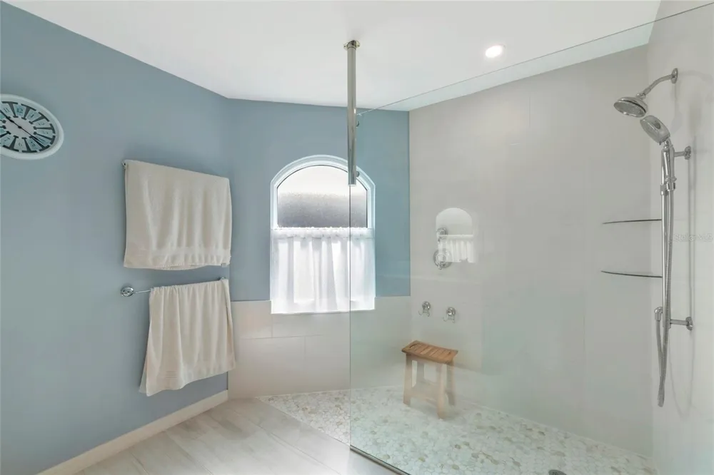 2405 ICECAPADE DRIVE Sarasota, FL 34240