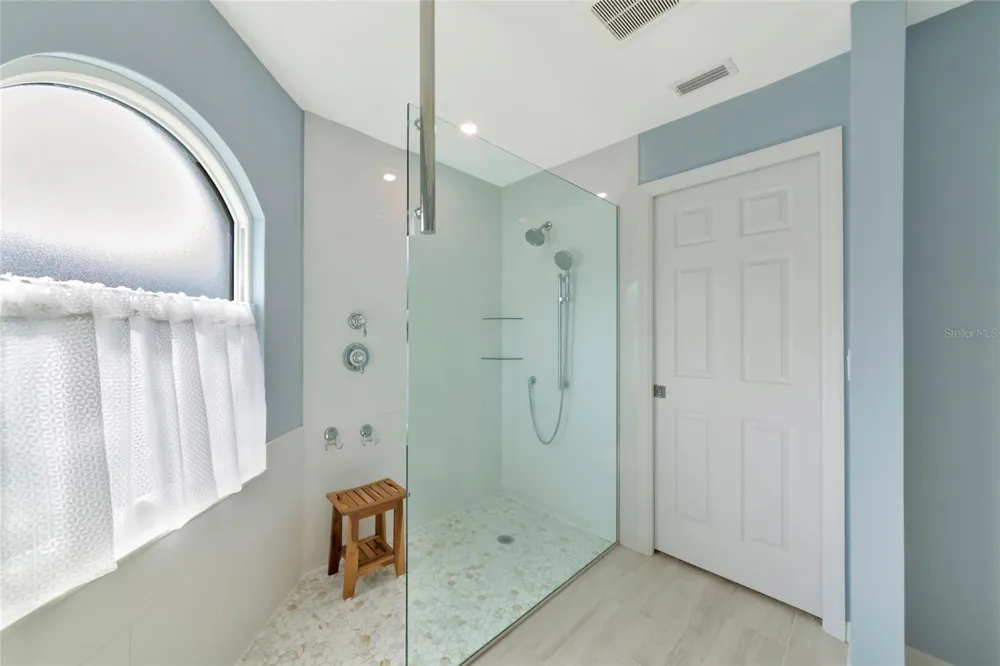 2405 ICECAPADE DRIVE Sarasota, FL 34240