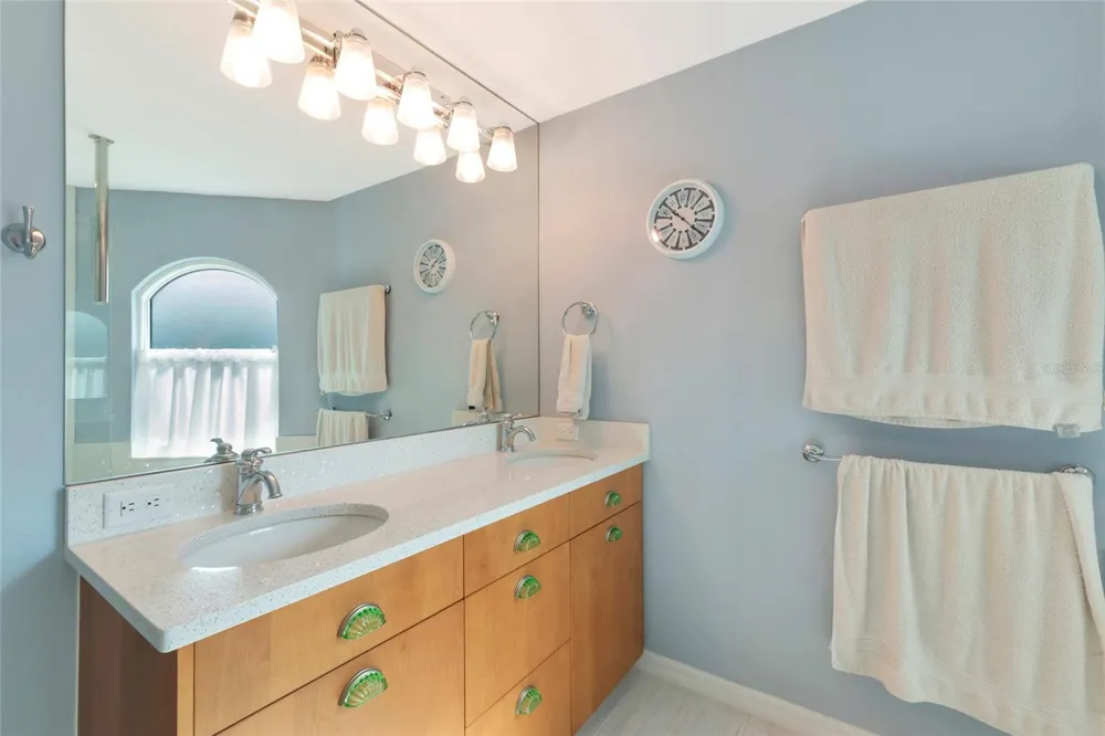 2405 ICECAPADE DRIVE Sarasota, FL 34240